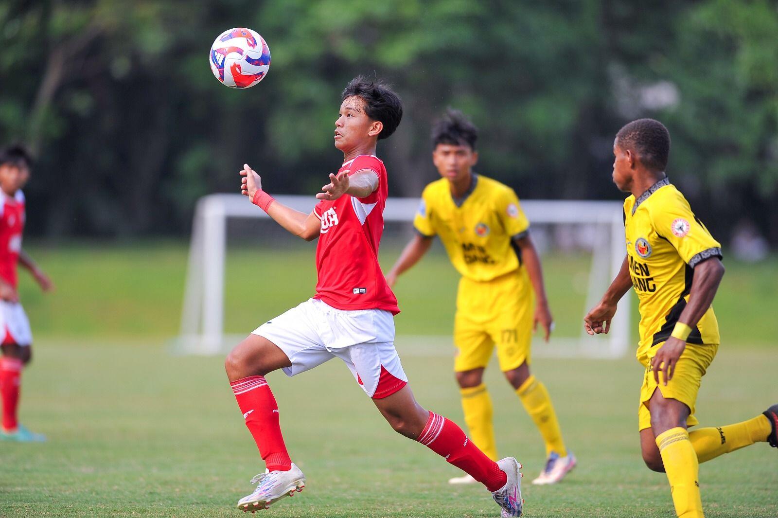 Pemain Asiana SS, Girly Andrade Guevara saat membela Garuda United di EPA U-18 2025-2026. (Dok. PSSI)