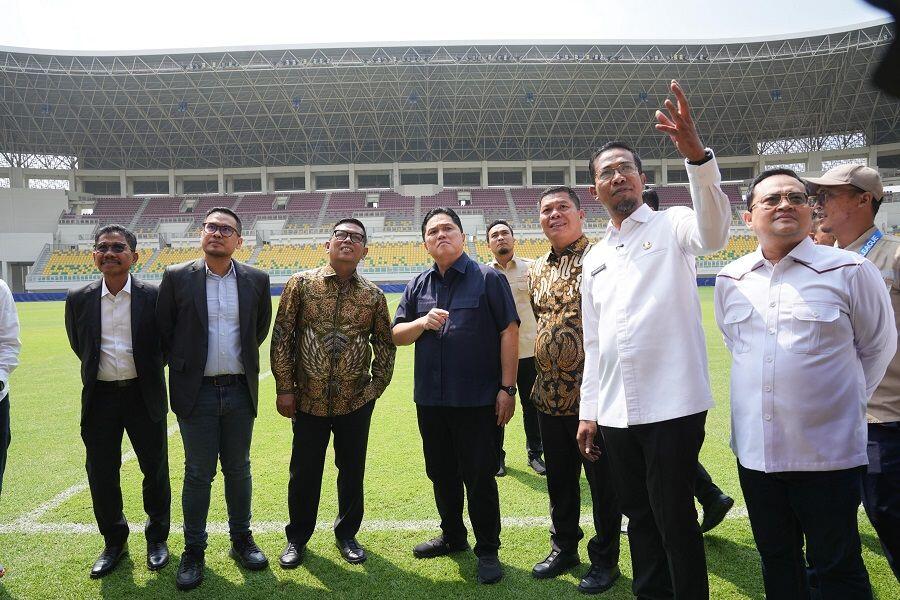 Kunjungan Ketum PSSi Erick Thohir bersama Gubernur Banten, Andra Soni ke Stadion Internasional Banten. (Istimewa)