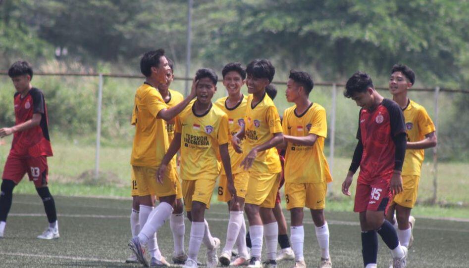 Pemain TSI Jakarta U-15. 