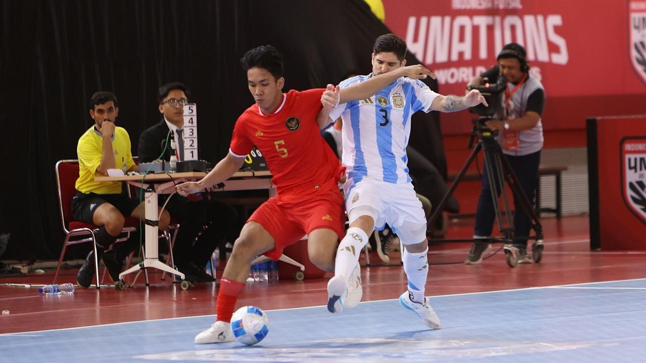 Timnas Futsal Indonesia vs Argentina. (Foto: Mario Sonatha untuk Skor.id)