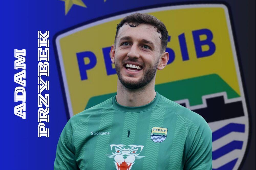 Kiper asing Persib Bandung yang didatangkan pada awal musim 2025-2026, Adam Przybek. Sumber:Foto Media Persib Bandung/Grafis Kevin Bagus Prinusa/Skor.id