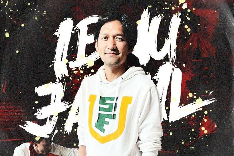 Artis Ibnu Jamil yang juga fans Manchester United. (Grafis: Skor.id) Sumber: