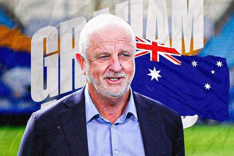 Pelatih Timnas Irak berkebangsaan Australia, Graham Arnold. (Grafis: Skor.id)