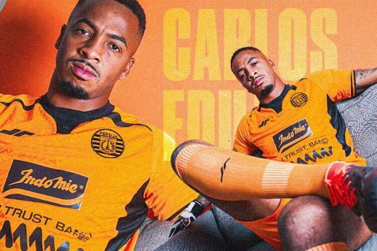 Kiper asing Persija, Carlos Eduardo. (Foto: Media Persija/Grafis: Hendy Andika/Skor.id)